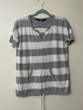 Kensie Heather Gray and White Striped Pullover Size Medium/Large